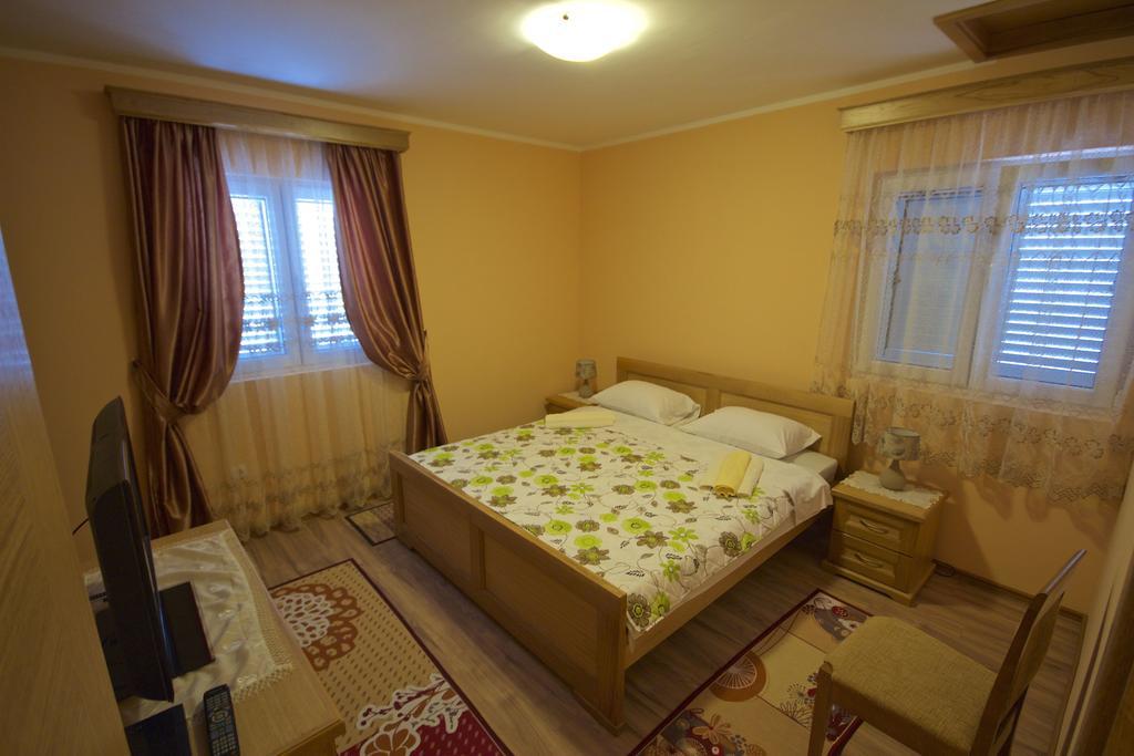 Zanjice Luxury Suite Luštica Exteriör bild